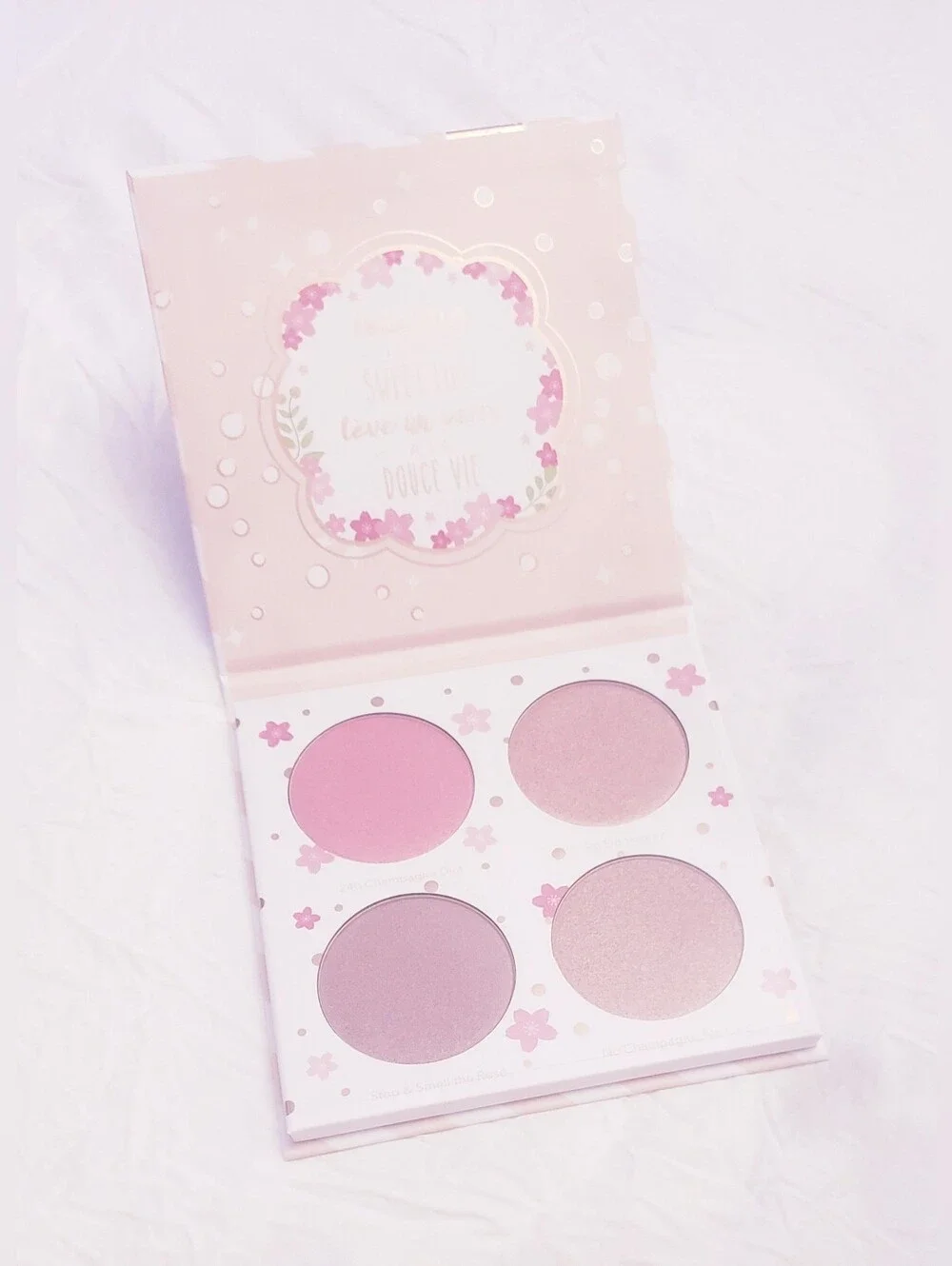 BEAUTY BAKERIE COTTON CANDY CHAMPAGNE BLUSHLIGHTER PALETTE